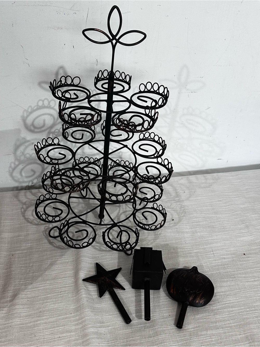 🥕 New! Iron Cupcake Stand with Interchangeable Toppers
